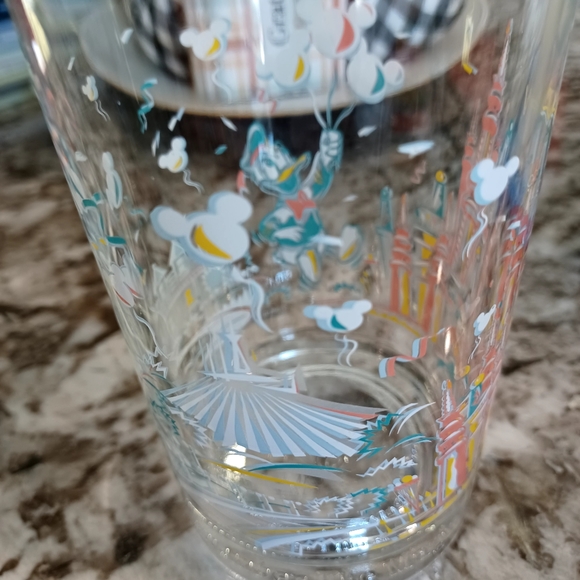 Vintage 1996 McDonald's Disney 25TH ANNIVERSARY Donald Duck glass. - Picture 3 of 7